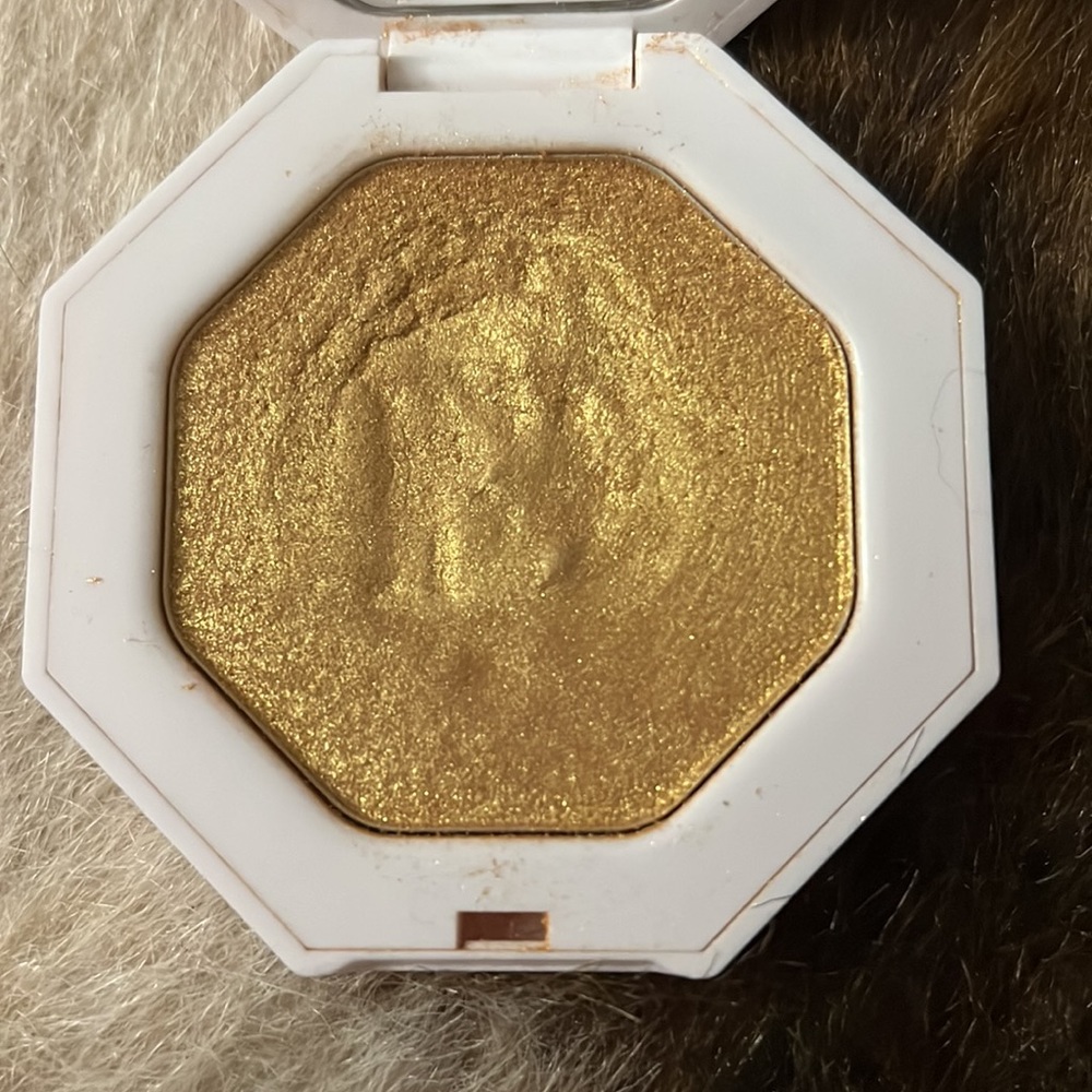 Fenty Trophy Wife Highlight - Picture 2 of 4